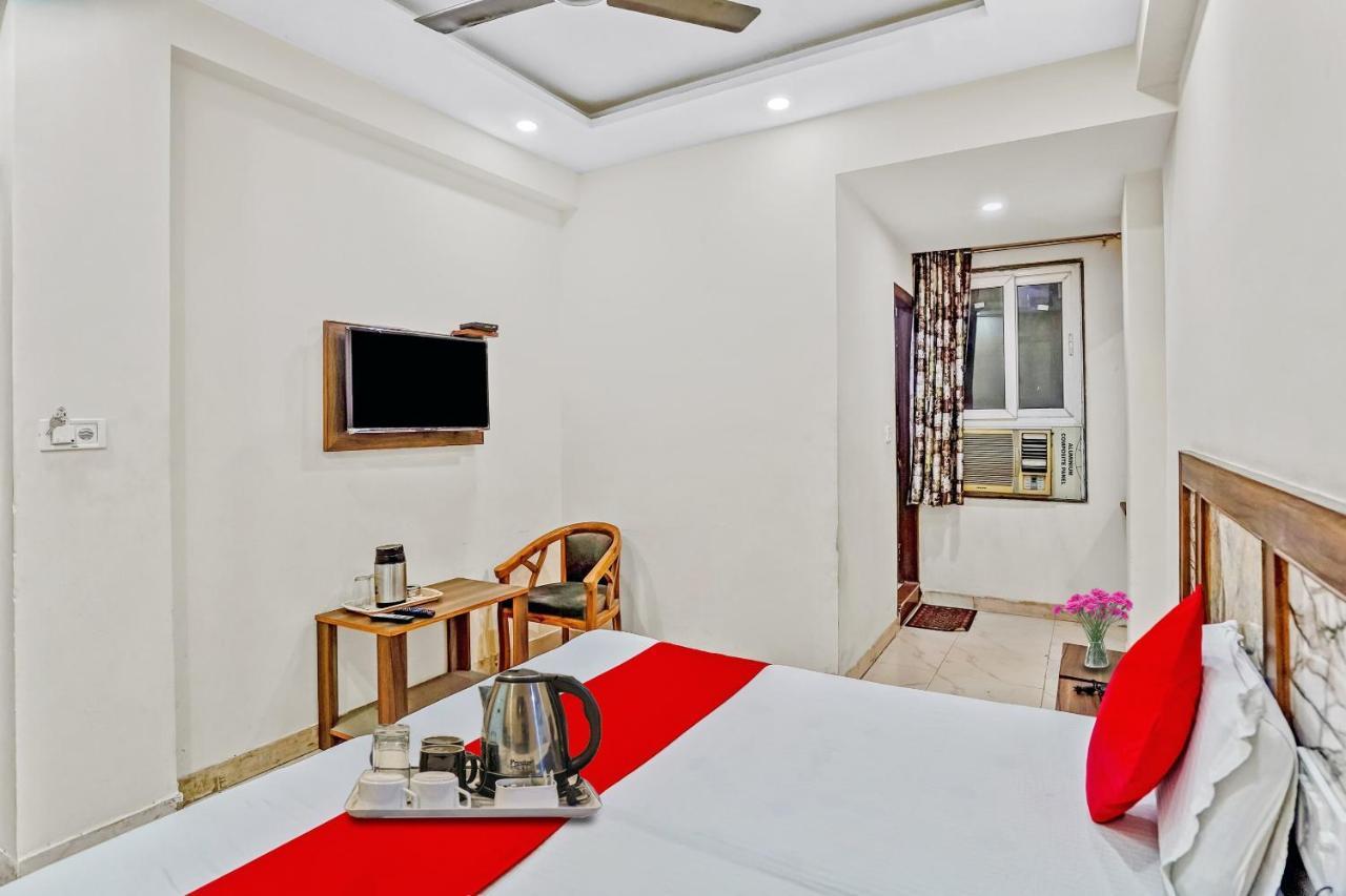Oyo 88326 Hotel Cloud 9 Нью-Делі Екстер'єр фото